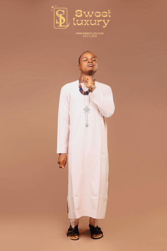 Heritage Pristine White Embroidered Kaftan – Artisanal Luxury (Copy)